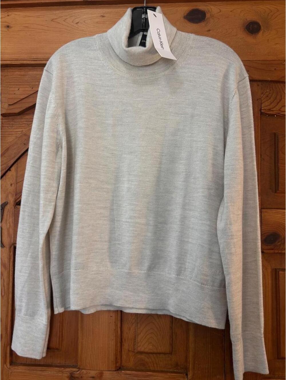 Calvin Klein Women's Grey and Cream Jumper